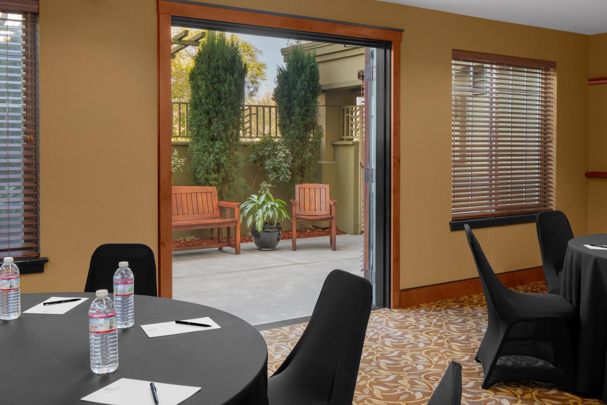 Larkspur Landing Extended Stay Suites Roseville Exterior photo